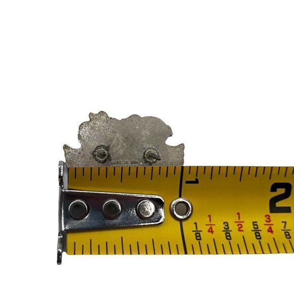 Harley Davidson 2004 Motorcycles Shield Collectible Pin Badge V Twin 3 D Biker - Picture 4 of 4